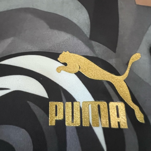 Ladies small Puma puffer jacket. Never worn - Picture 2 of 2